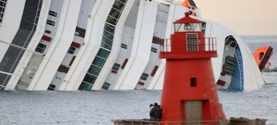 Туристам с затонувшего корабля Коста Конкордия нужно обратиться к итальянским адвокатам и составить иски