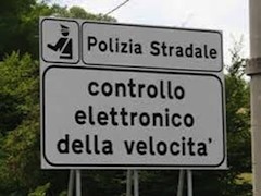 Сегодня на дорогах Италии уже не часто встретишь карабинеров или полицейских с радаром и жезлом, которые останавливают водителей, нарушающих ПДД